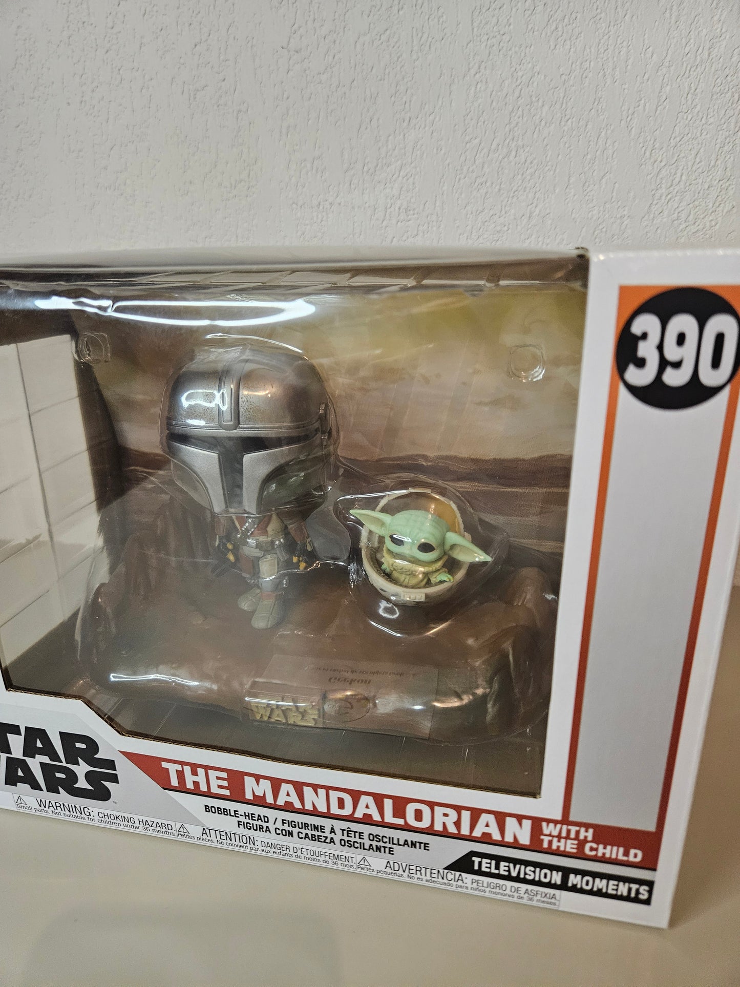 Funko Pop The Mandalorian with child 390