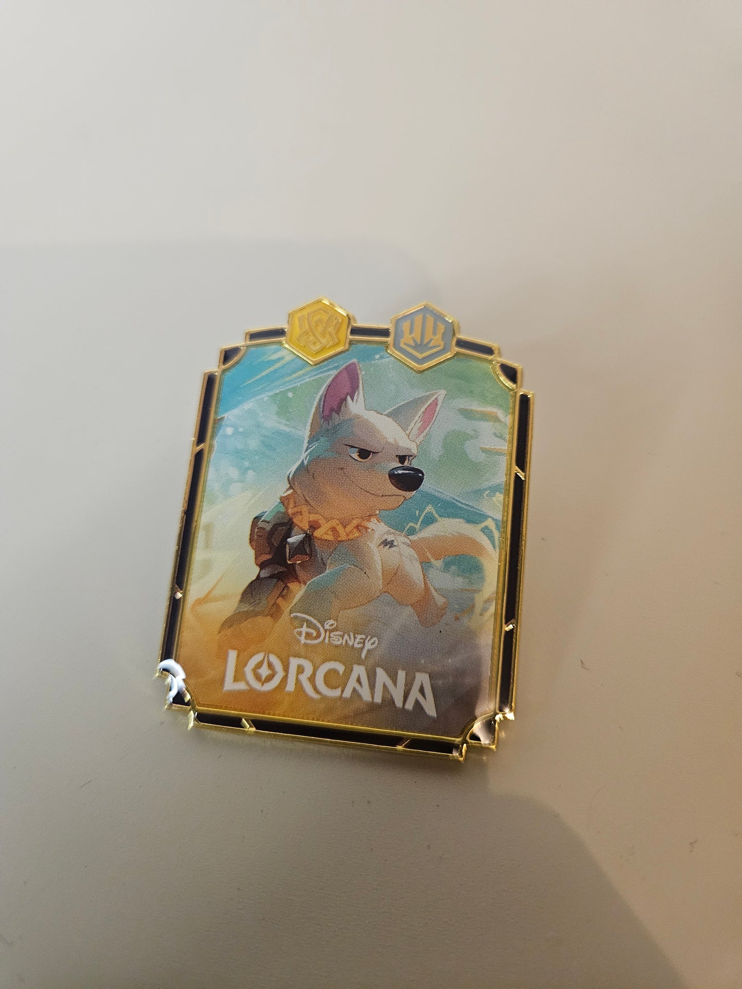 Pin's promo Disney Lorcana League Volt Bolt Superdog Archazia's Island