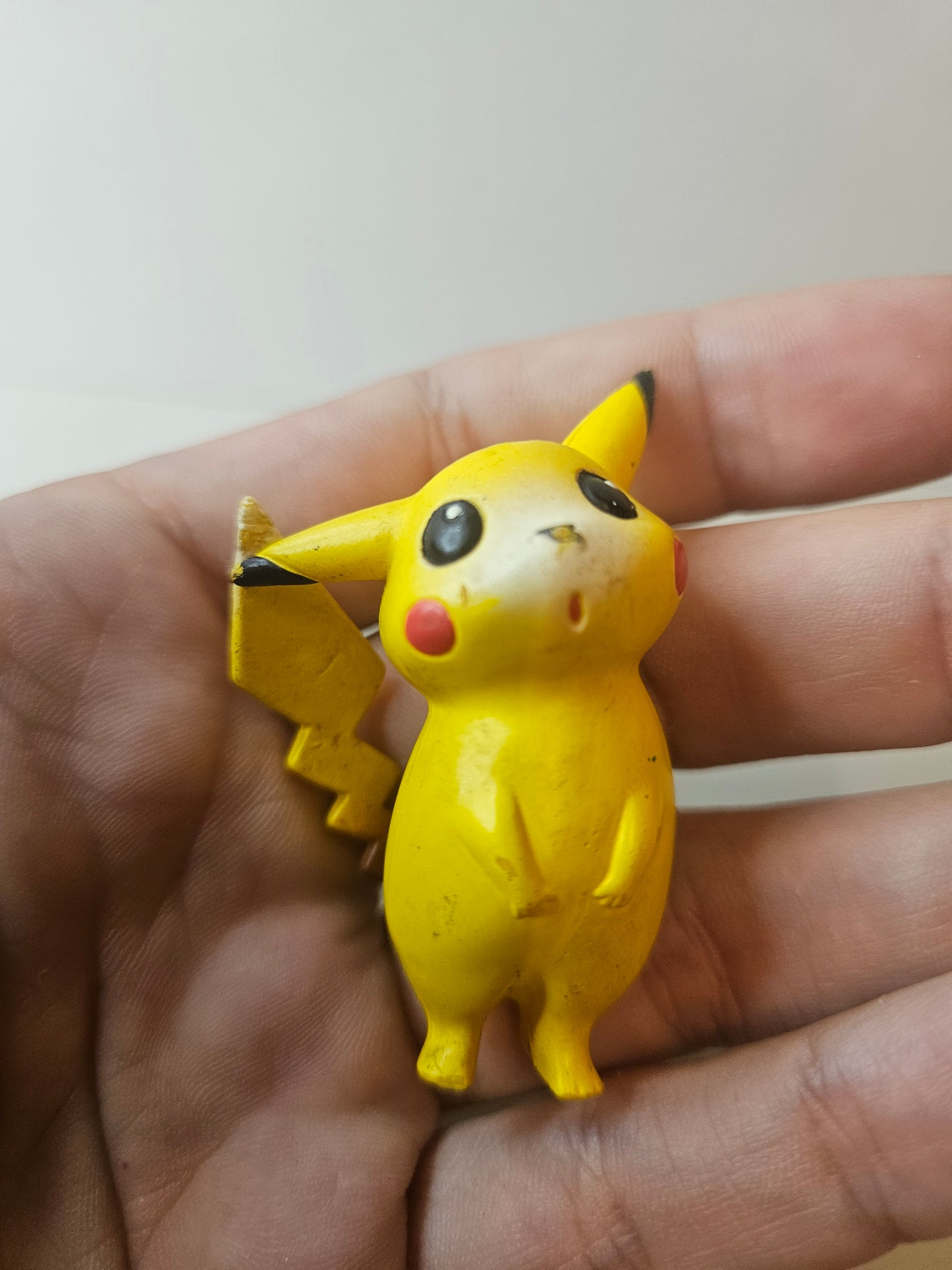 Figurine Tomy Pikachu