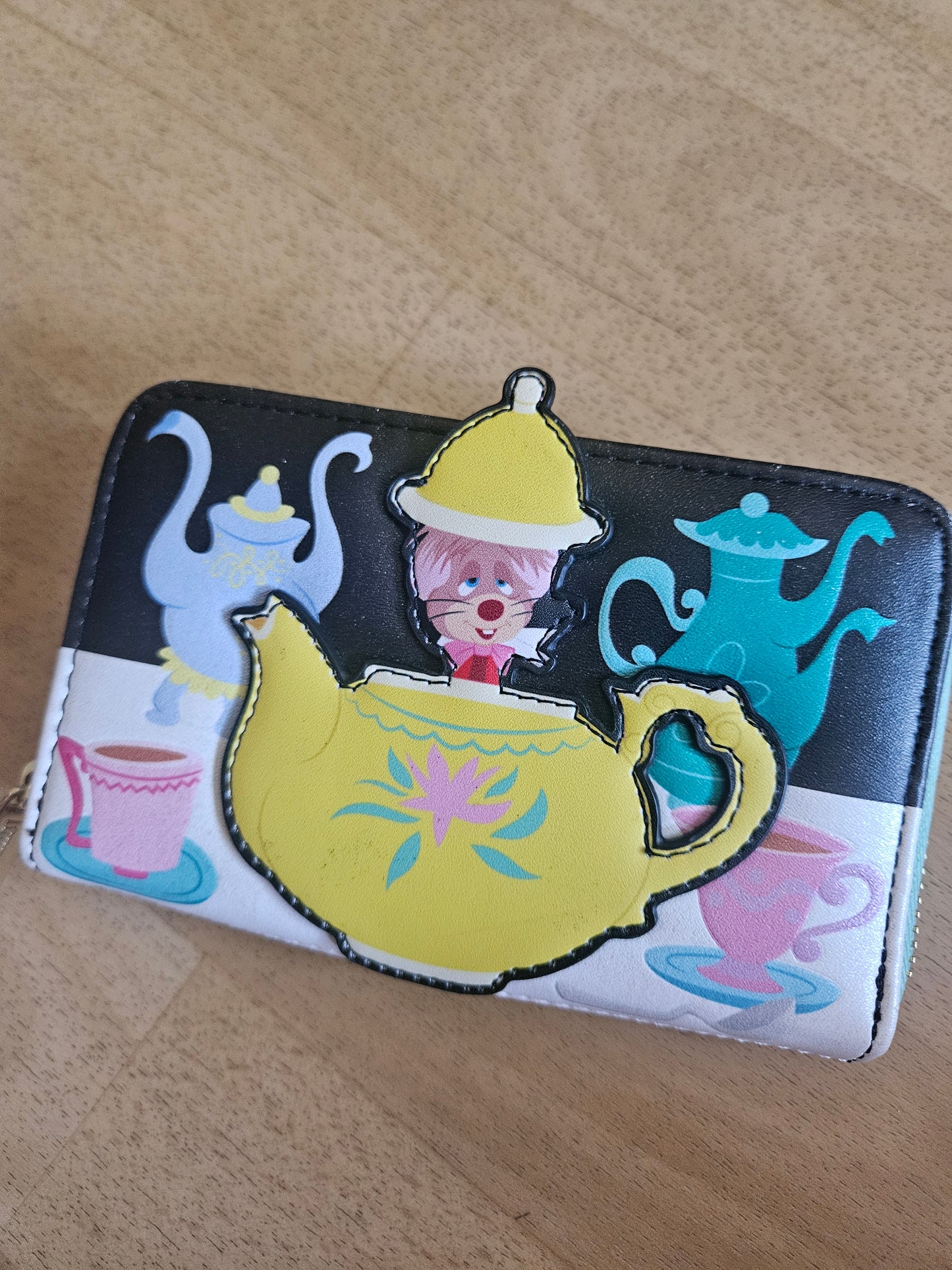 Porte Monnaie Loungefly - Alice au Pays des Merveilles